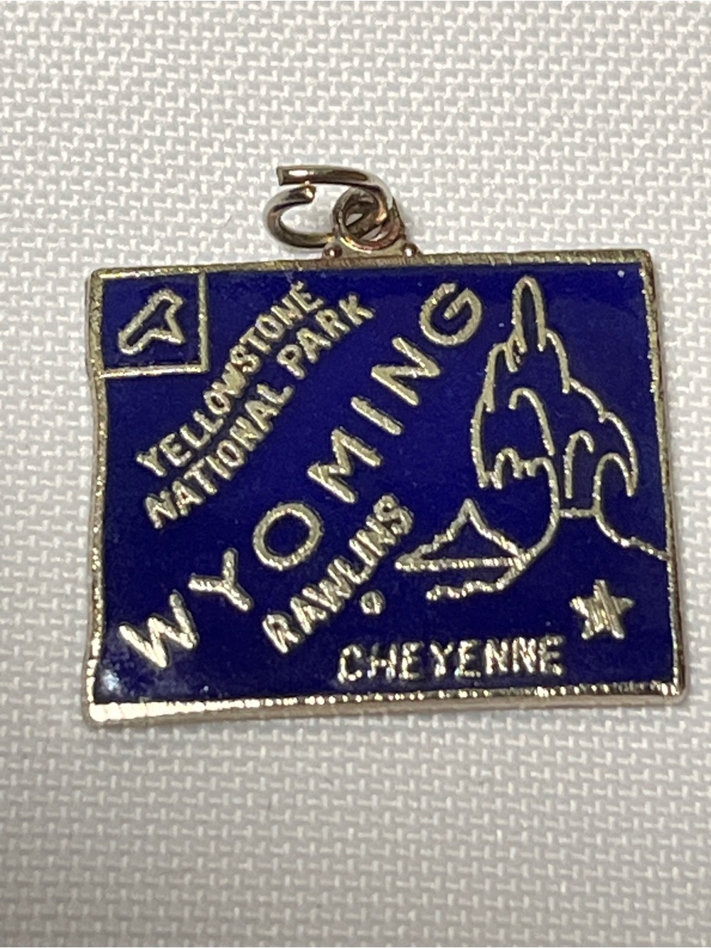 Vintage charm bracelet charm
Wyoming
Collectible
